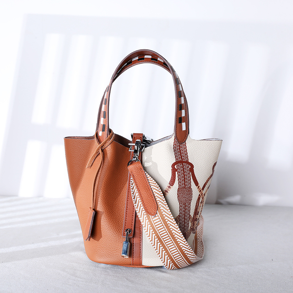 https://cf.cjdropshipping.com/quick/product/c8deeb30-946a-4b60-8991-bddfe5f3acf9.jpg
