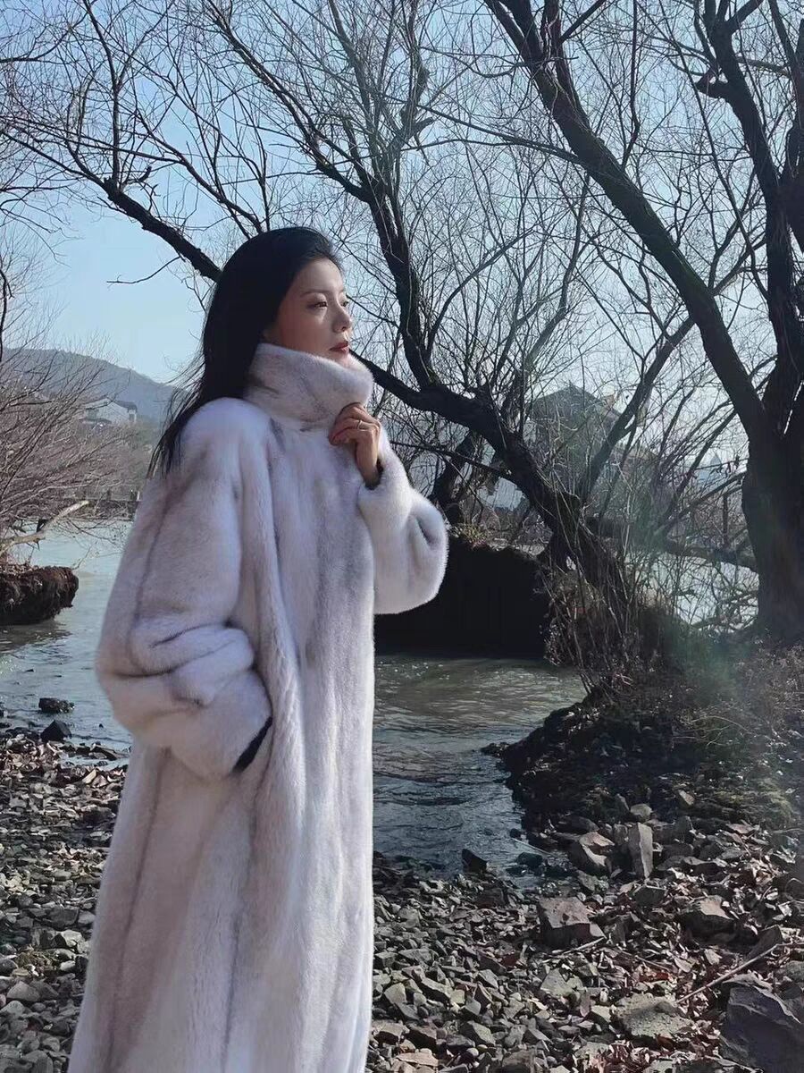 Women's Cross-Design Mink Fur CoatFull-Fur Integrated Design - Image 1