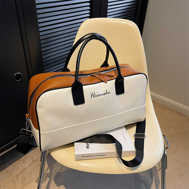 Womens Lightweight Versatile Crossbody Or Shoulder Daypack