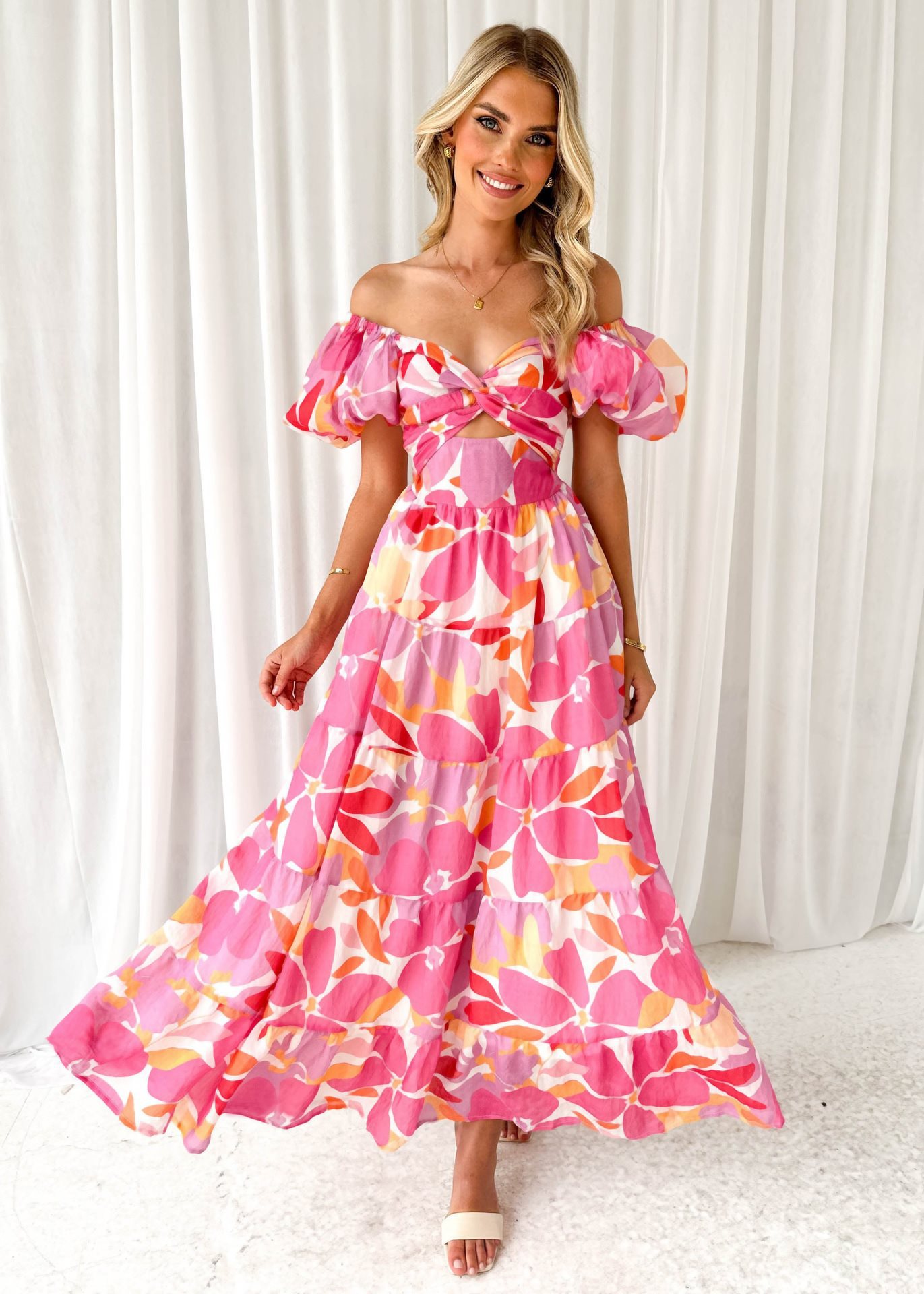 Elegant Figure-flattering High-end Dress With A Flared Silhouette Floral Print And Puffed Sleeves