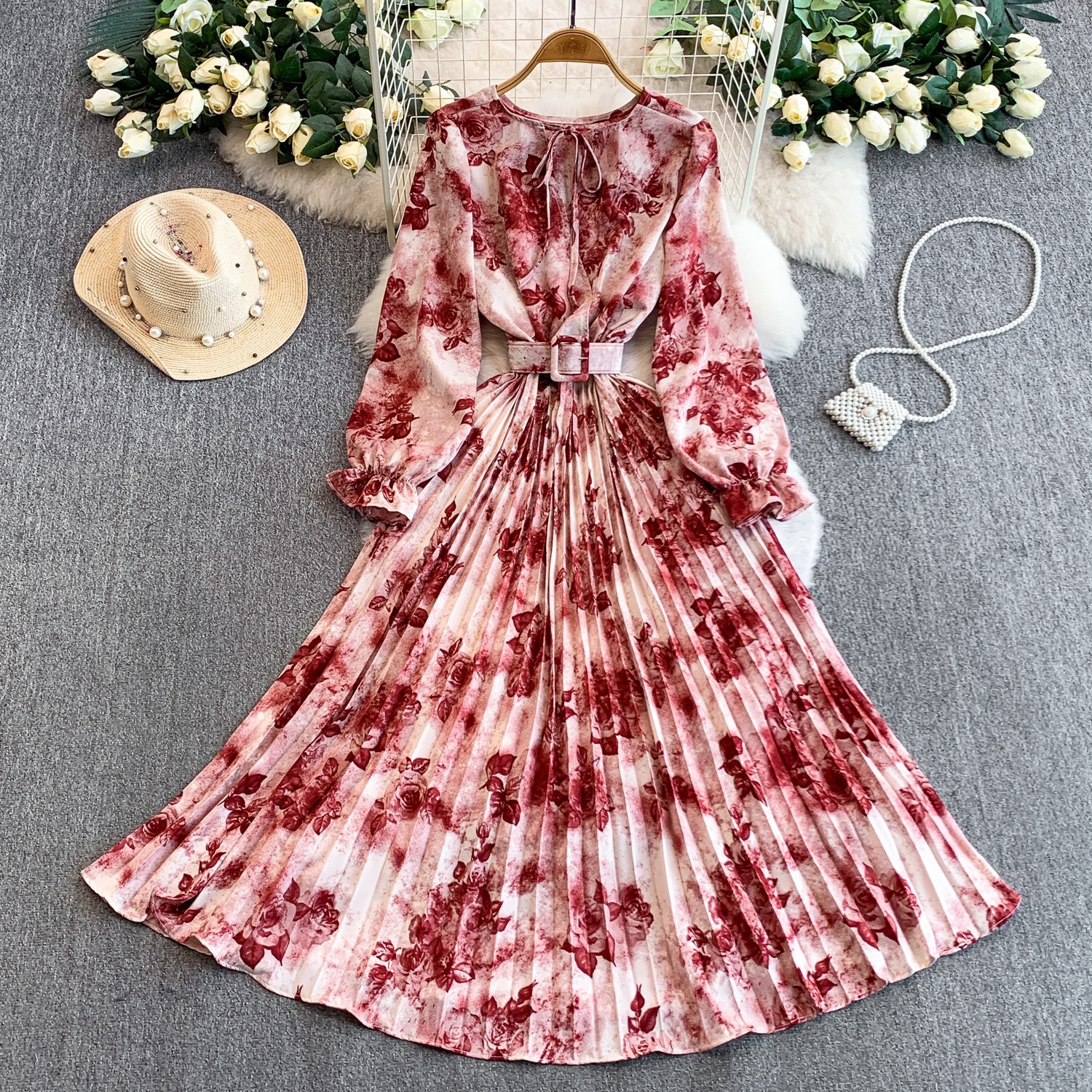 Printed Crew-neck Dress, Autumnwinter Style With A Cinched Waist, Figure-flattering Wide Pleated Skirt