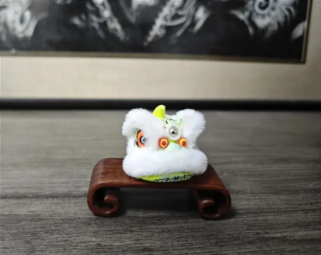 Xingshi Creative Personality Car Accessories Yellow And White Hair - Shop at LoveMi