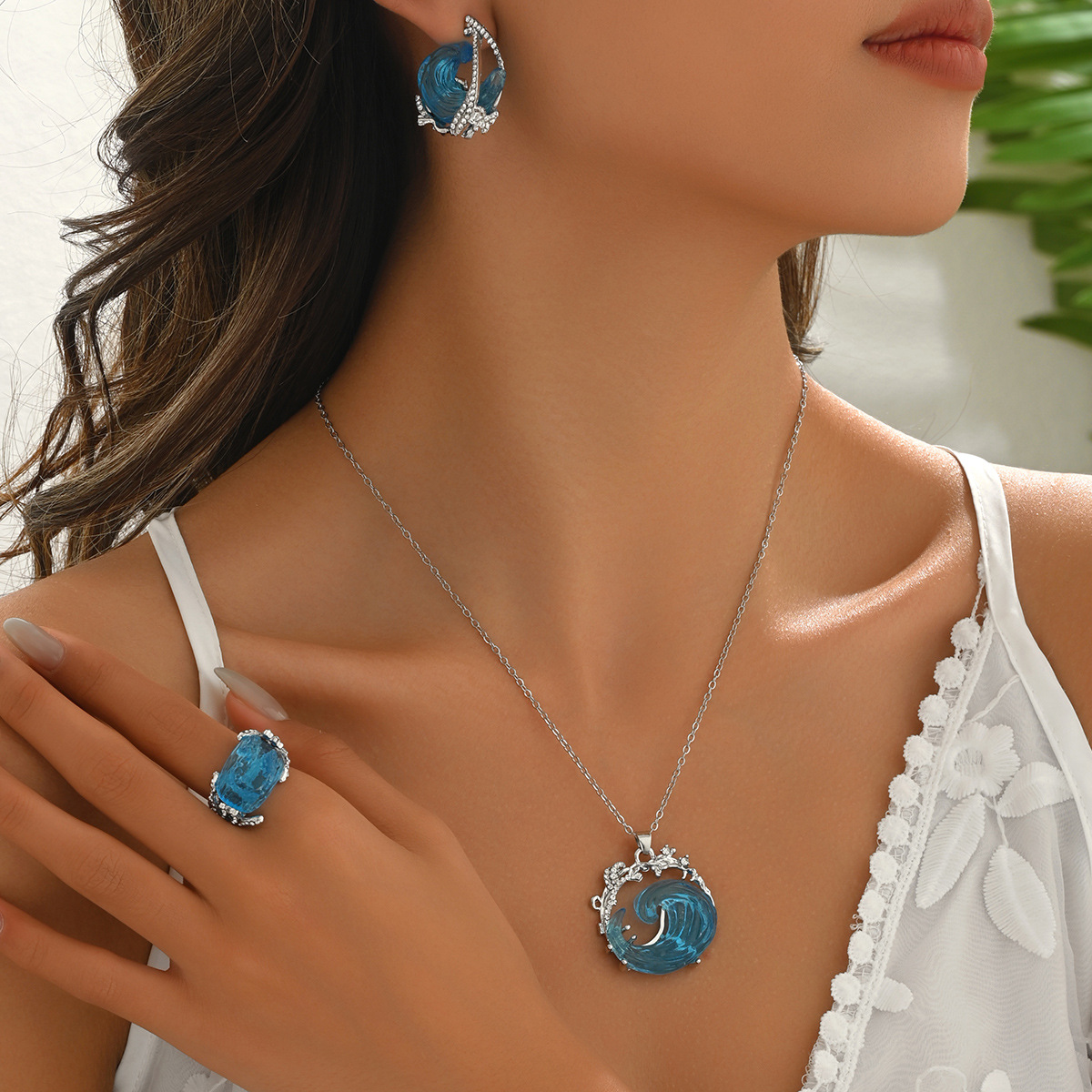 Buy Women's Clothing Online | Buy Trending Dresses for Women