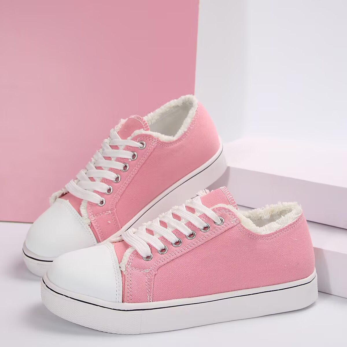 Women's lace-up canvas sneakers lightweight casual — Sarah Express