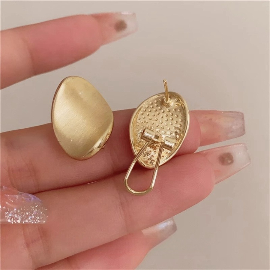 Brushed Twisted Oval Earrings Female Niche