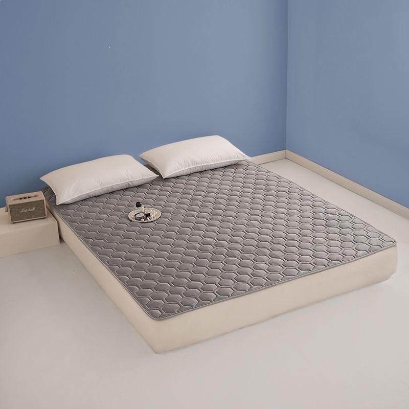 All-Season Non-Slip Single Blanket With Bed Pads