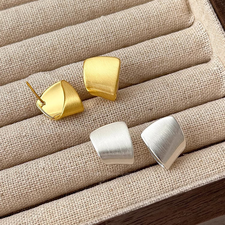 Buy Women's Clothing Online | Buy Trending Dresses for Women