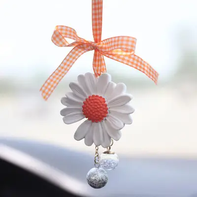Little Daisy Car Pendant Car Aromatherapy Decoration Supplies