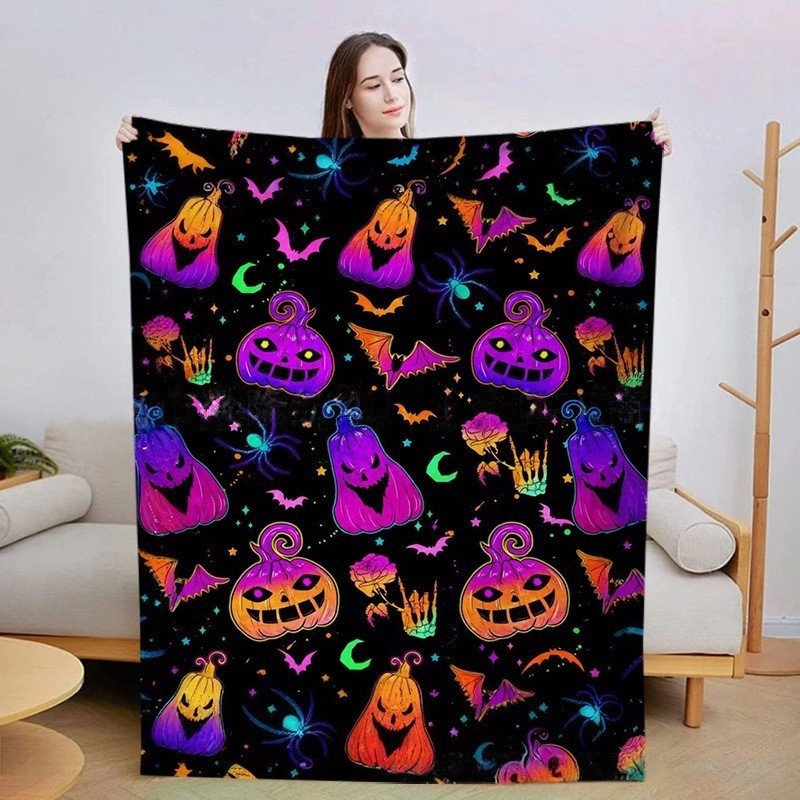 Pătură de Halloween cu motive de groază: fantome și dovleci, pentru canapea