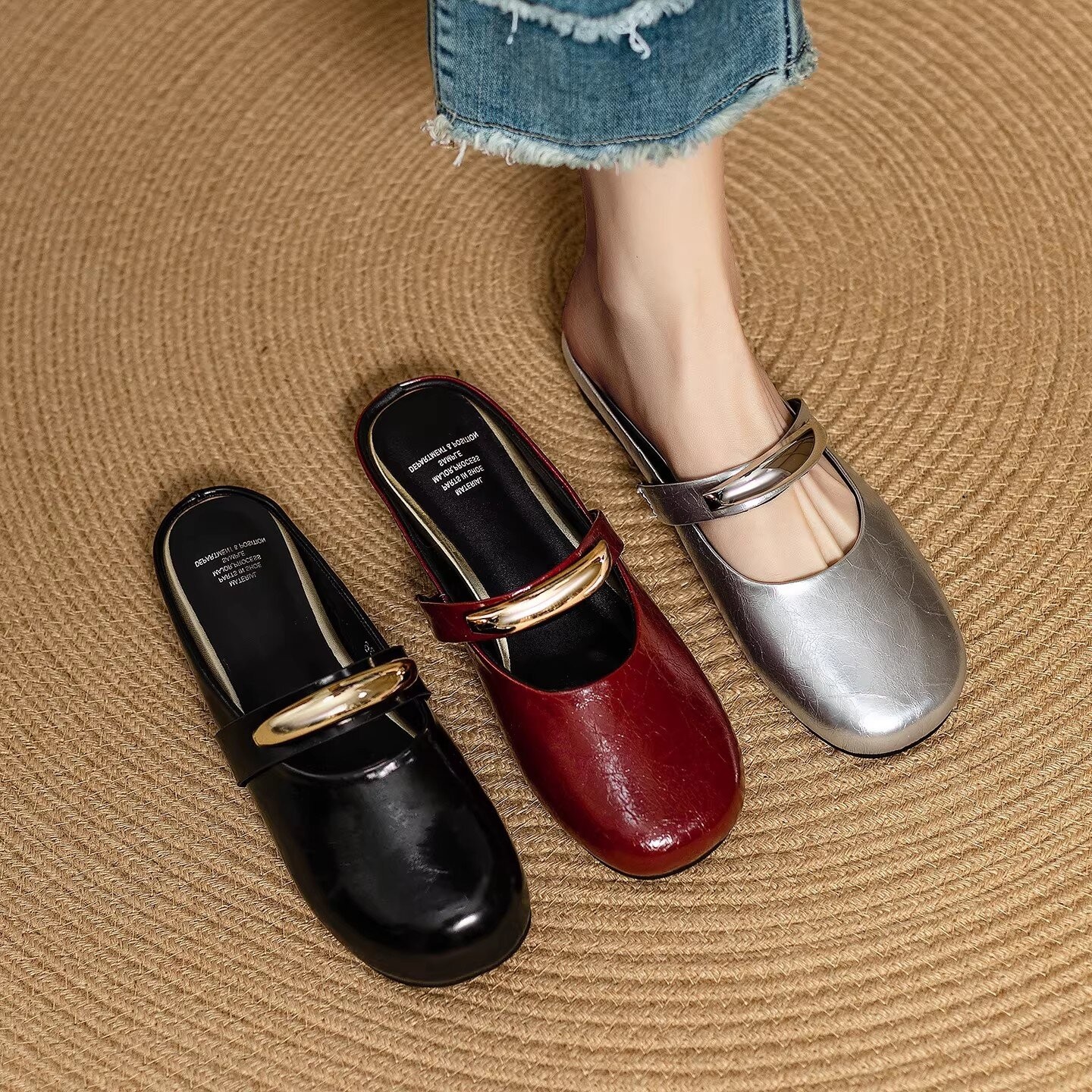Incredibly Comfortable Soft-leather Flat Outdoor-ready Closed-toe Slides