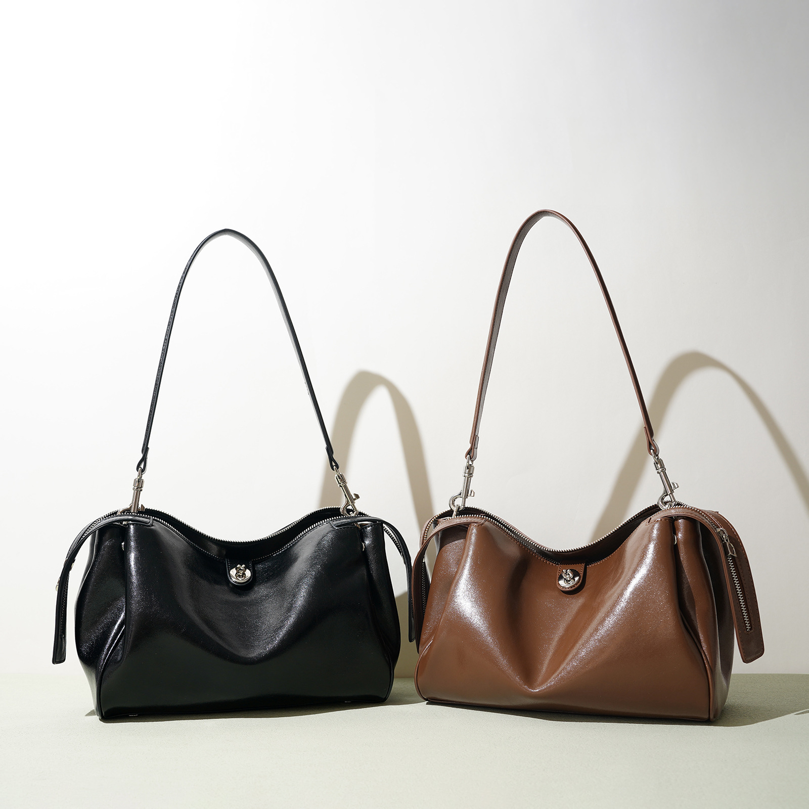 Stylish, Western-style Genuine Leather Shoulder Bag