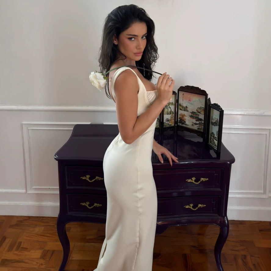Buy Women's Clothing Online | Buy Trending Dresses for Women