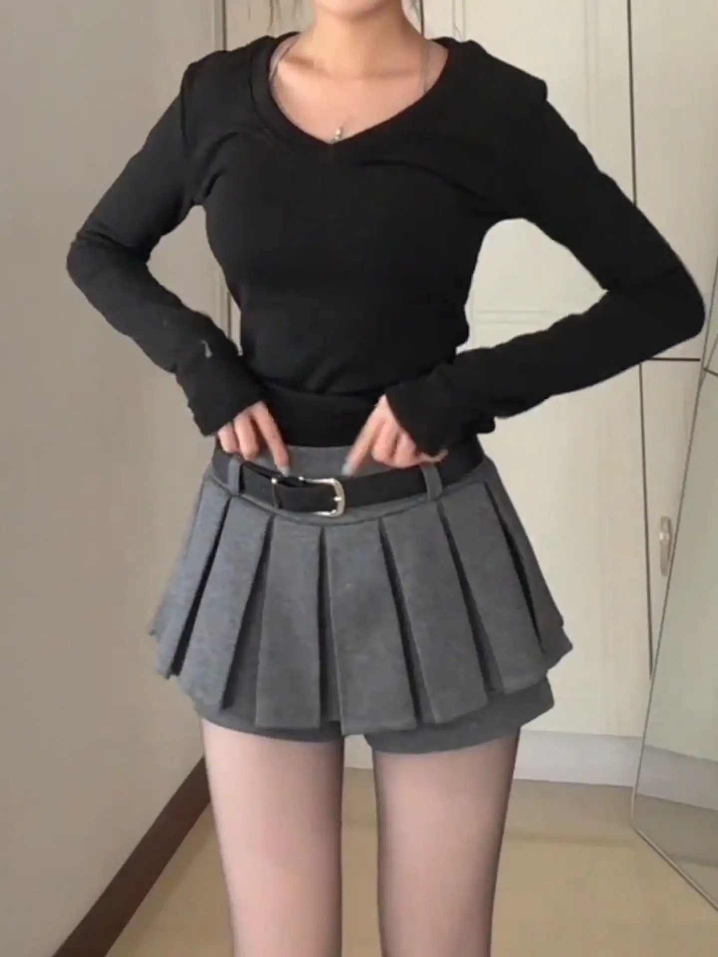 Fashionable Gray Pleated High-Waisted Slimming Anti-Exposure Bodycon Mini Skirt For Short Stature