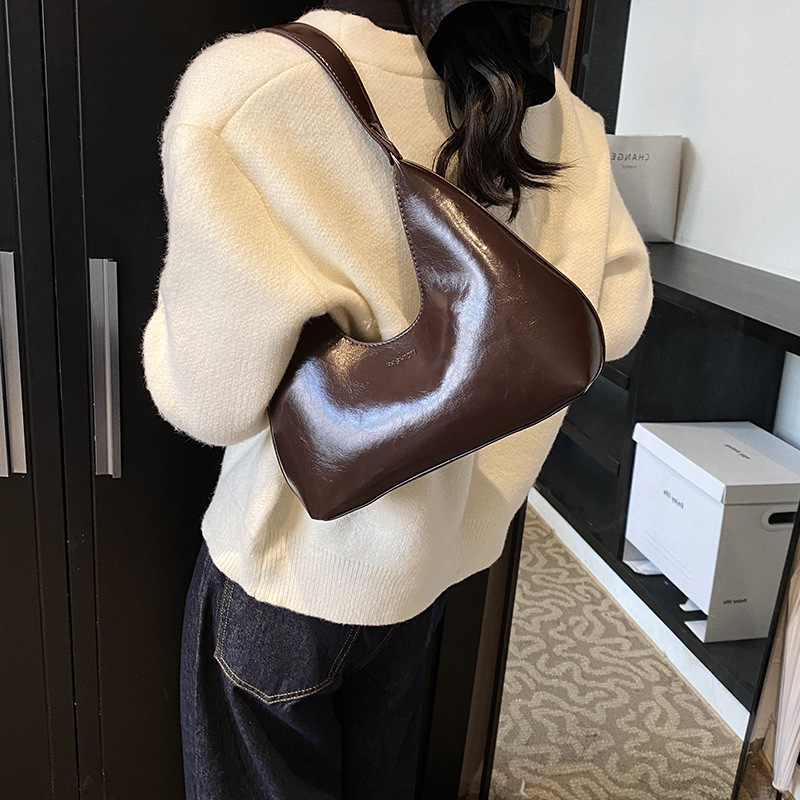 Retro Dumpling Style Versatile Commuter Bag