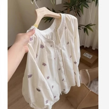 SpringSummer New Loose-fit Figure-flattering Shirt Versatile Top 4