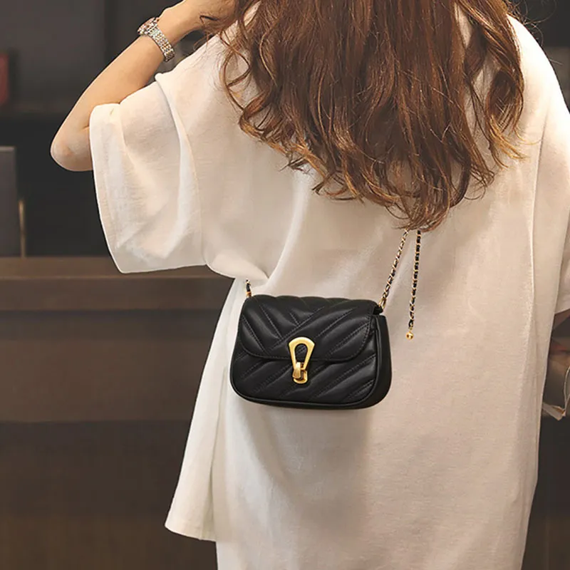 Summer Rhombus Chain Niche Advanced Texture Shoulder Messenger Bag - Black