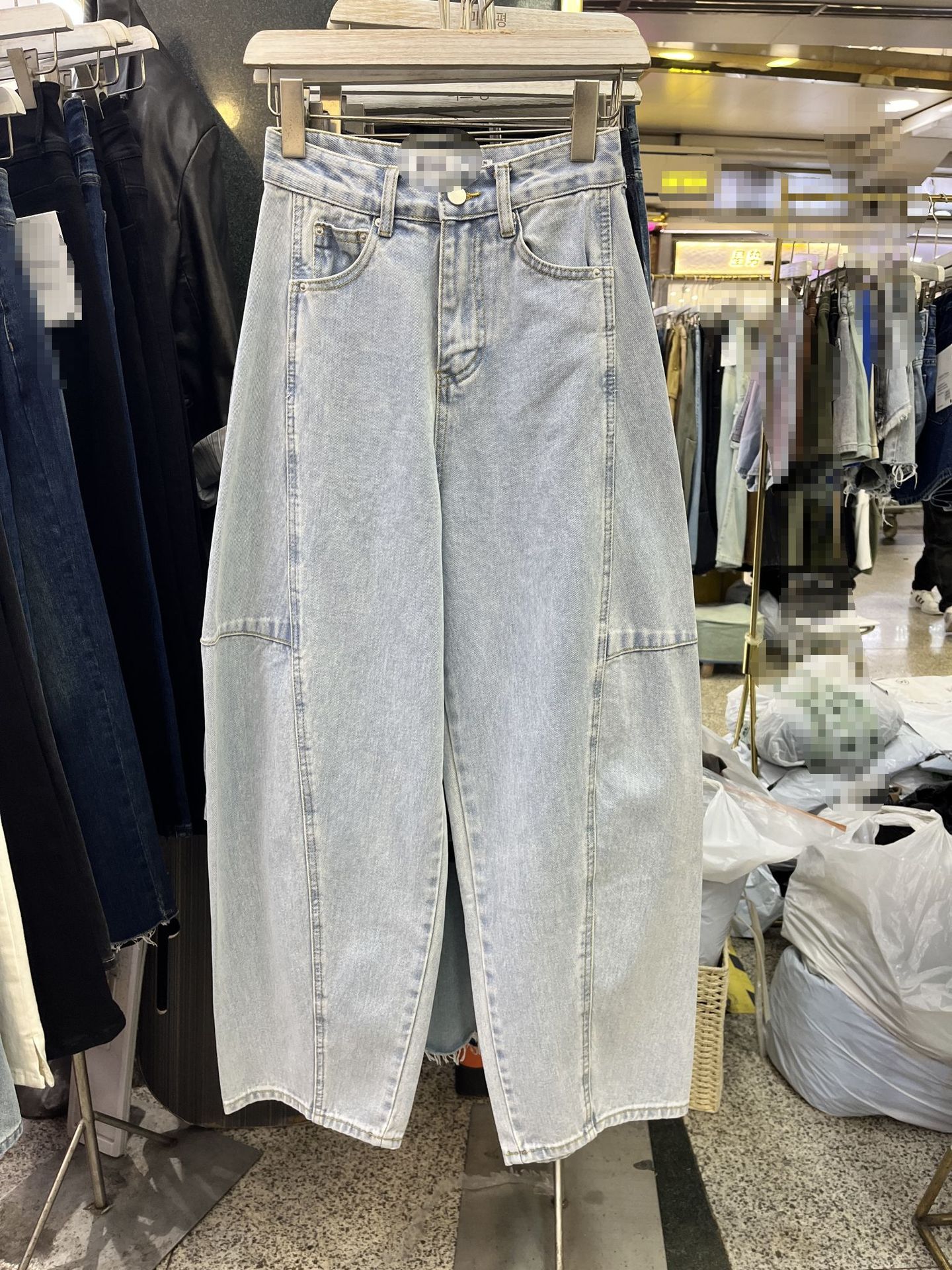 https://cf.cjdropshipping.com/quick/product/cb418aff-27f2-4c04-8d6b-30ec6372ba2a.jpg