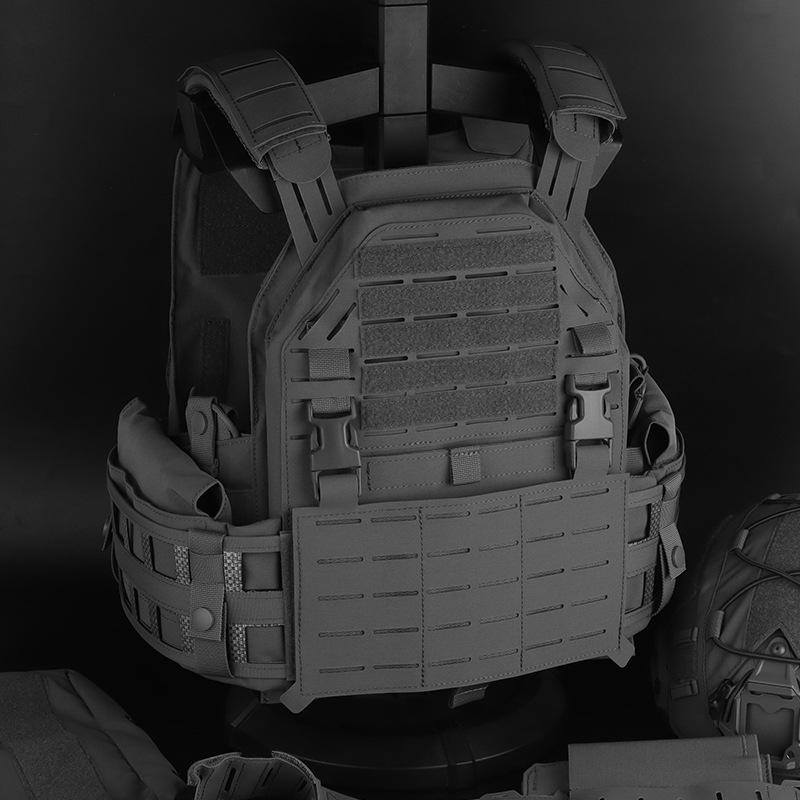 Thickened Laser Tactical Outdoor Protective Mount Vest - Image 2