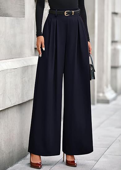 Women's pleated pants – slimming drape silhouette and pleat detail close-up