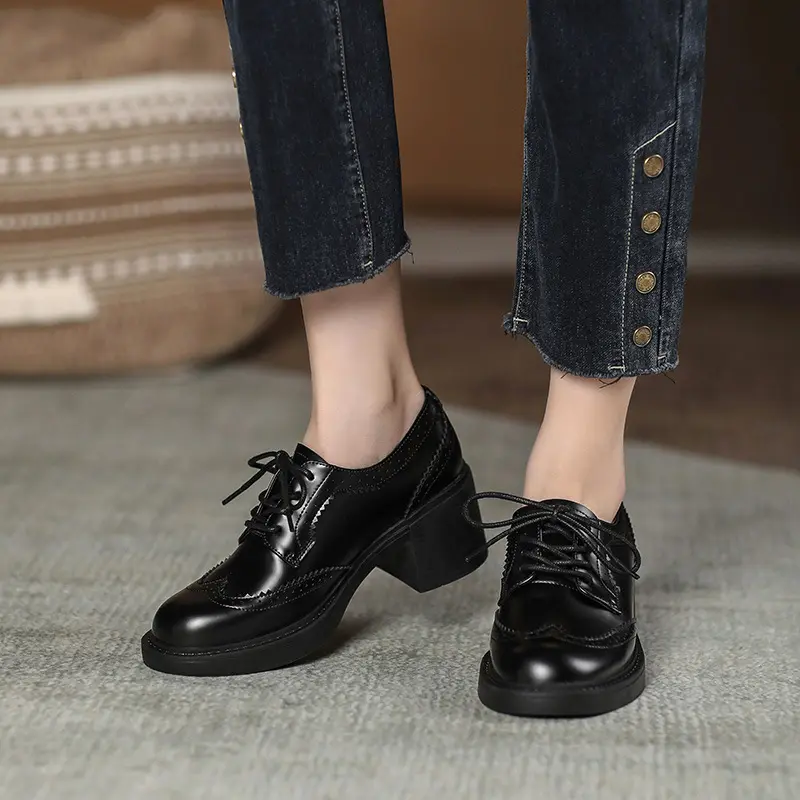 Women's Autumn New Carved Lace-up Round Head