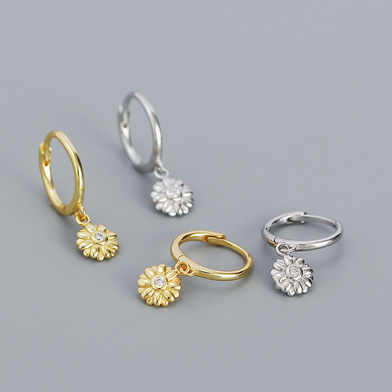 Fashionable And Minimalist Floral Ear Clips For Women