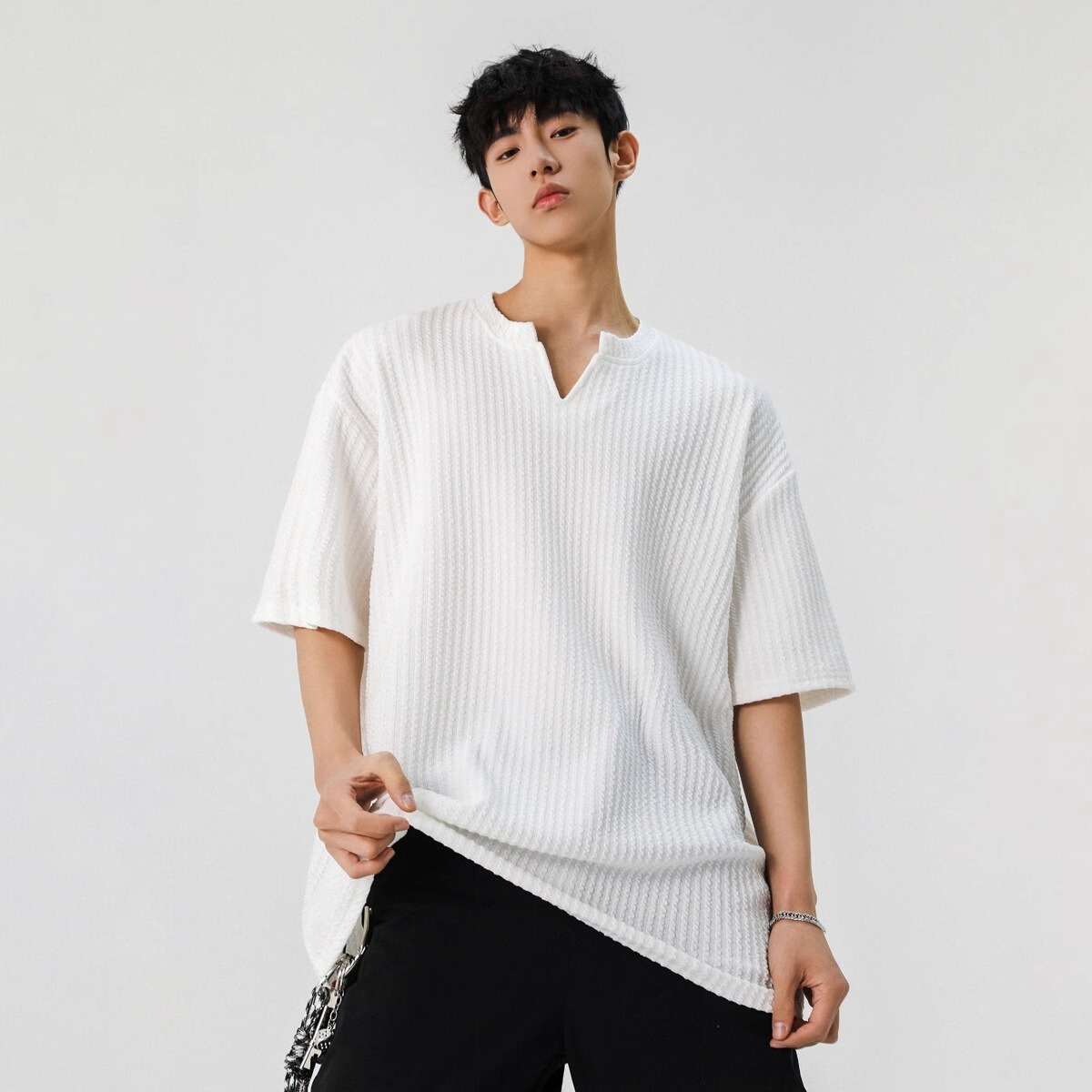 Textured Small V-neck Short-sleeve T-shirt For Men
