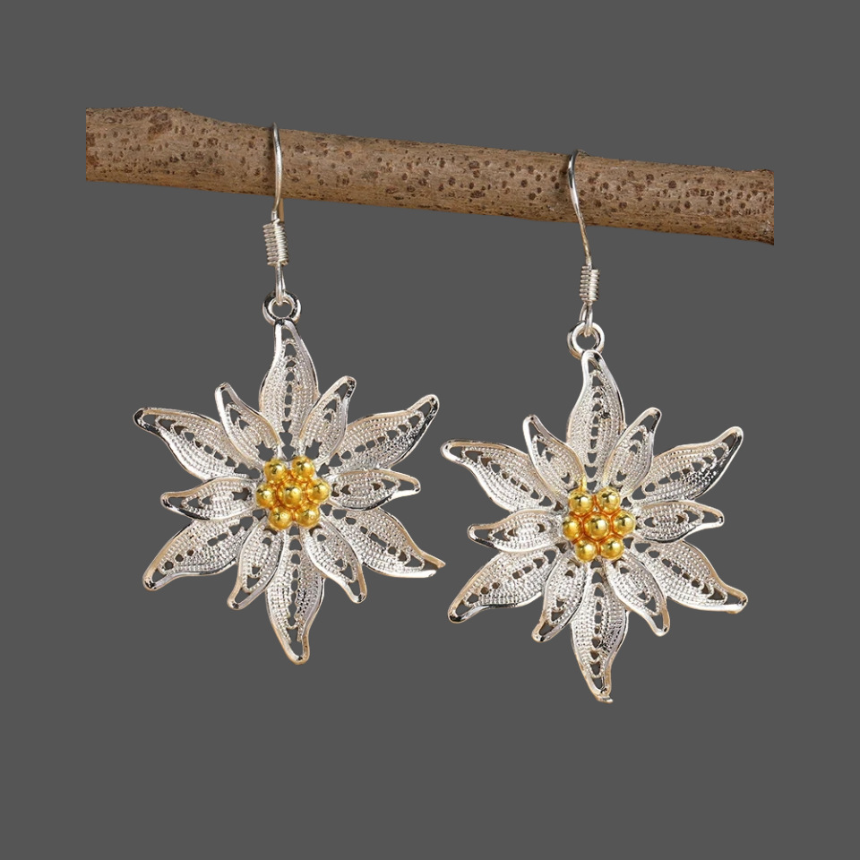 Stylish Vintage Dainty Flower Pendant Earrings For Women