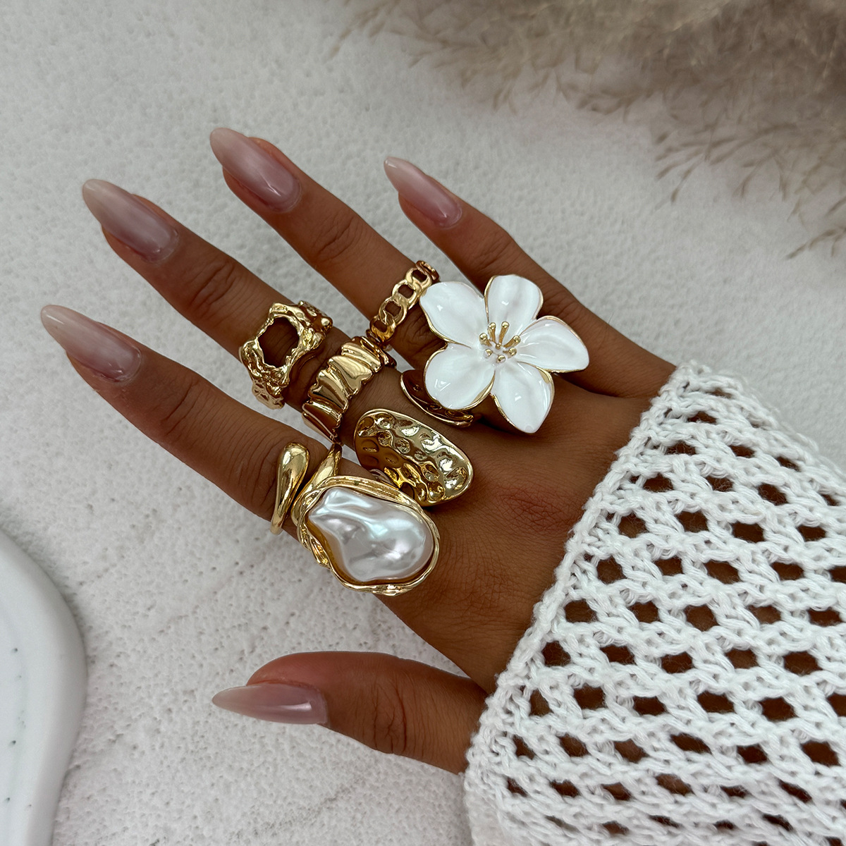 Retro Ring With Niche Pearl And Floral Design European And American Style