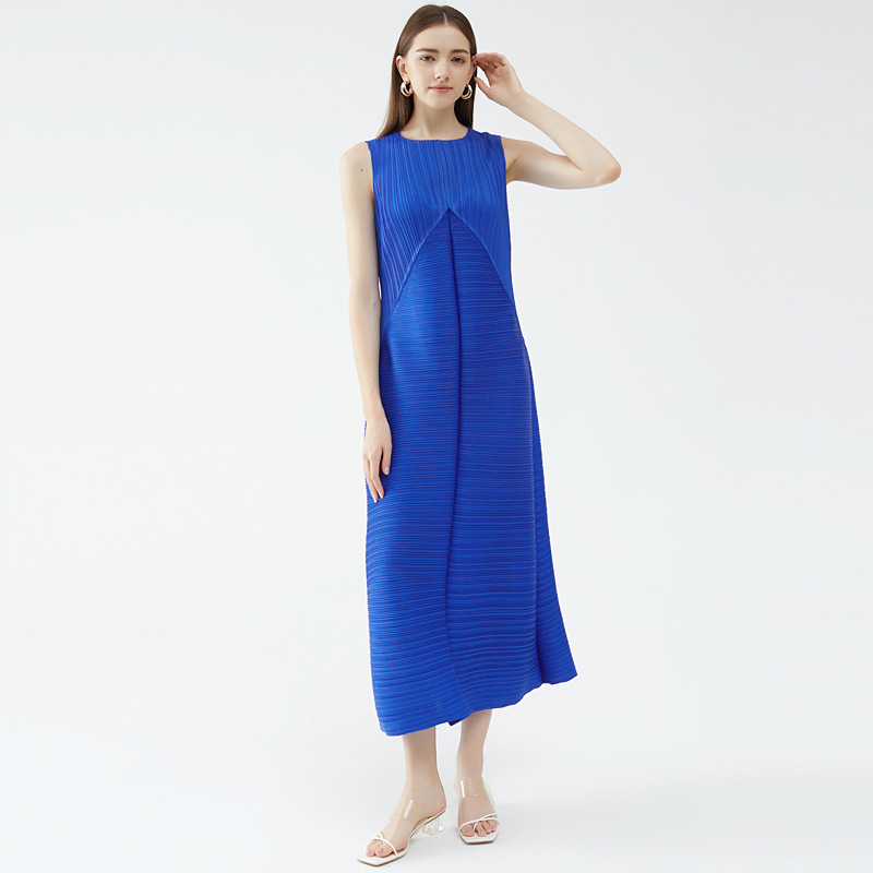 Pleated Day Dress, picture 2 of 8