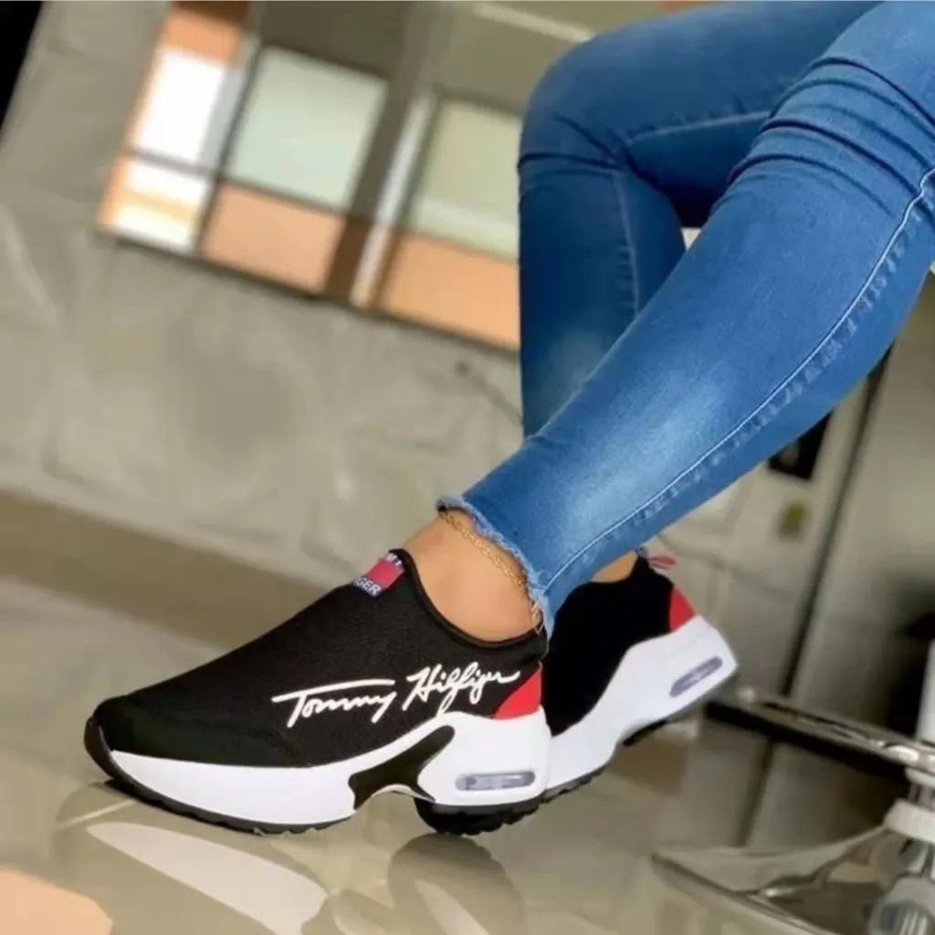 Air Cushion Lazy Dad Shoes Slip-on Sneakers For Women - Black