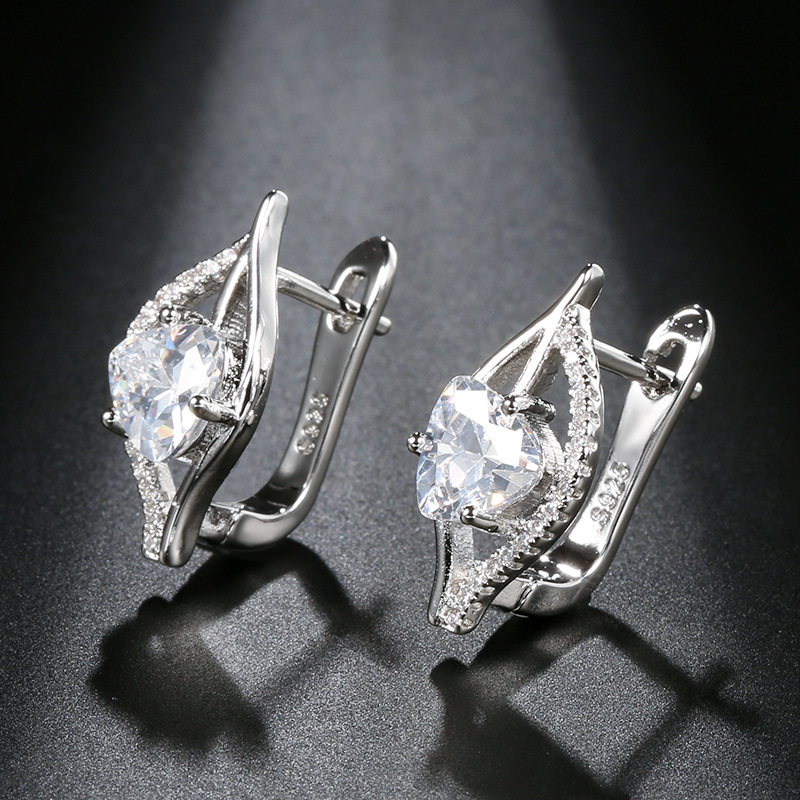 Women's Fashion Simple Triangle Zircon Earrings