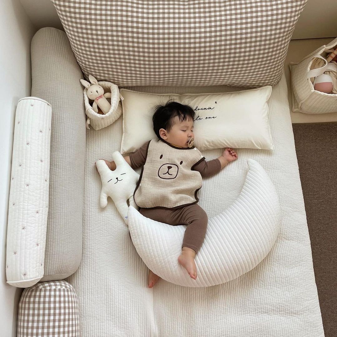 Breastfeed Pillow White