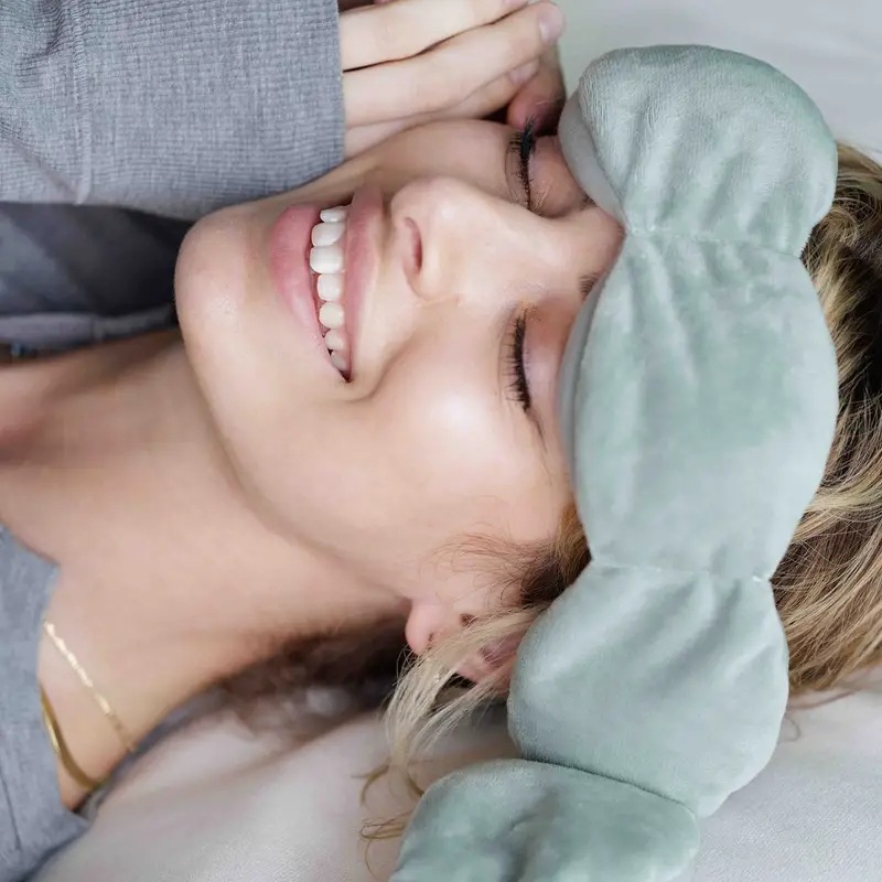 Gentle Pressure Sleep Gravity Eye Mask - Image 2