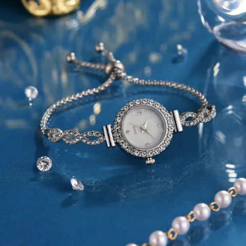 New Fashion Diamond Round Women's Watch Adjustable Bracelet Quartz