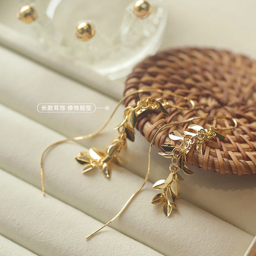 Rare Design-forward Long Tassel Necklace With Golden Wheat Ears