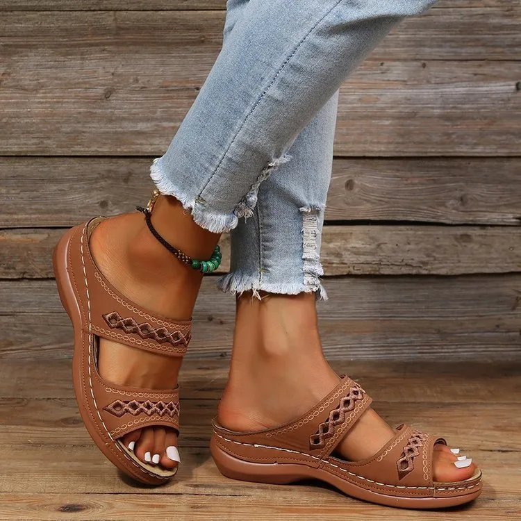New One-word Slippers For Women Spring New Muffin Platform Slippers - Brown