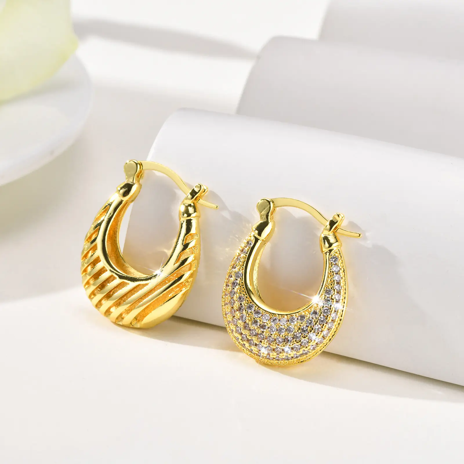 Women's Copper Earrings Studded With Zircon