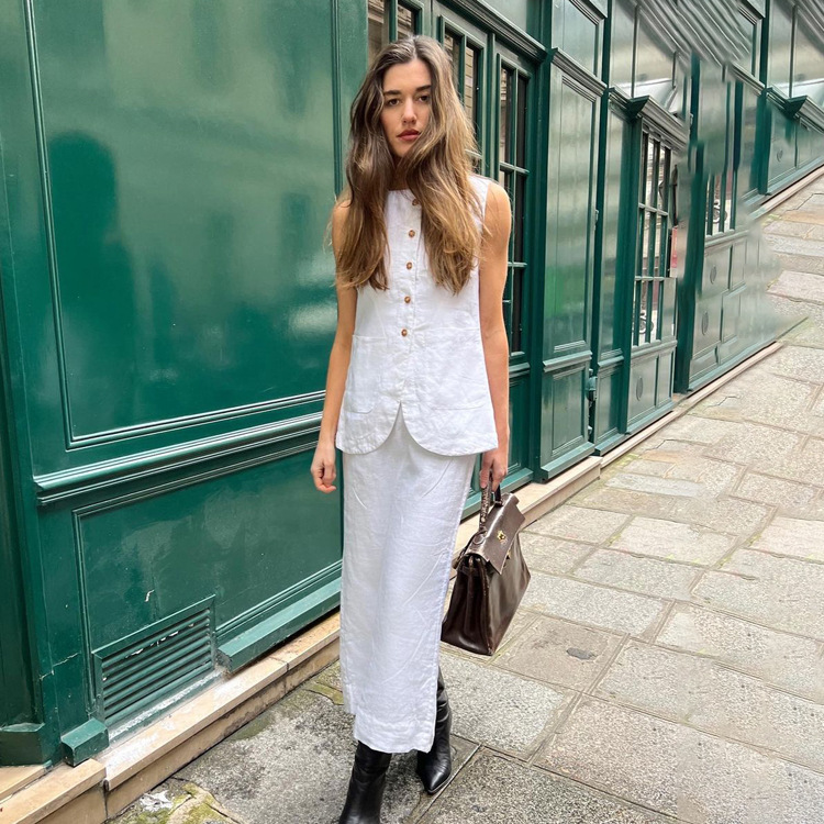 White Square-cut Collar Sleeveless Vest High Waist Skirt Suit