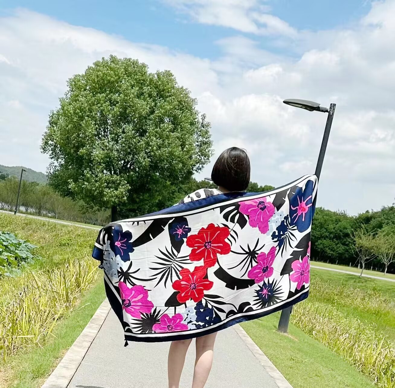 https://cf.cjdropshipping.com/quick/product/cdafa708-a2d6-47bf-9e85-ef4511595ed2.jpg