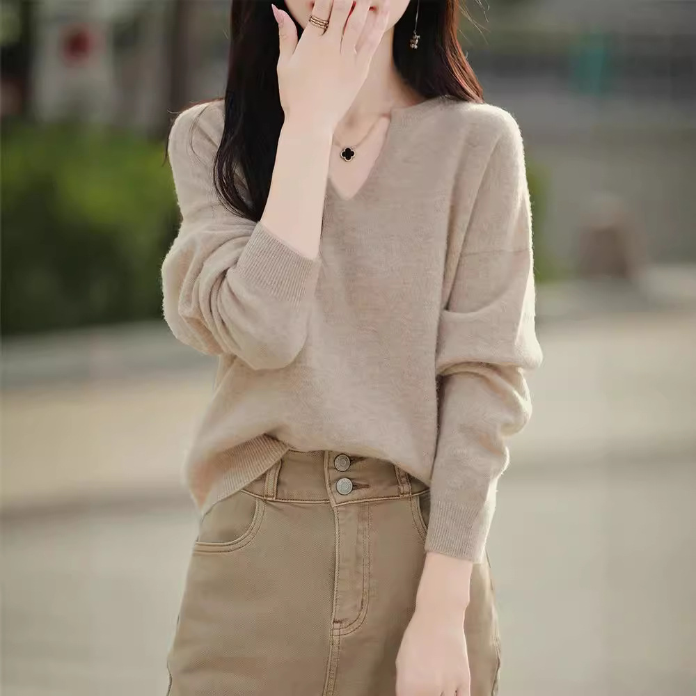 Women's Wool Sweater V-neck Drop-shoulder Pullover