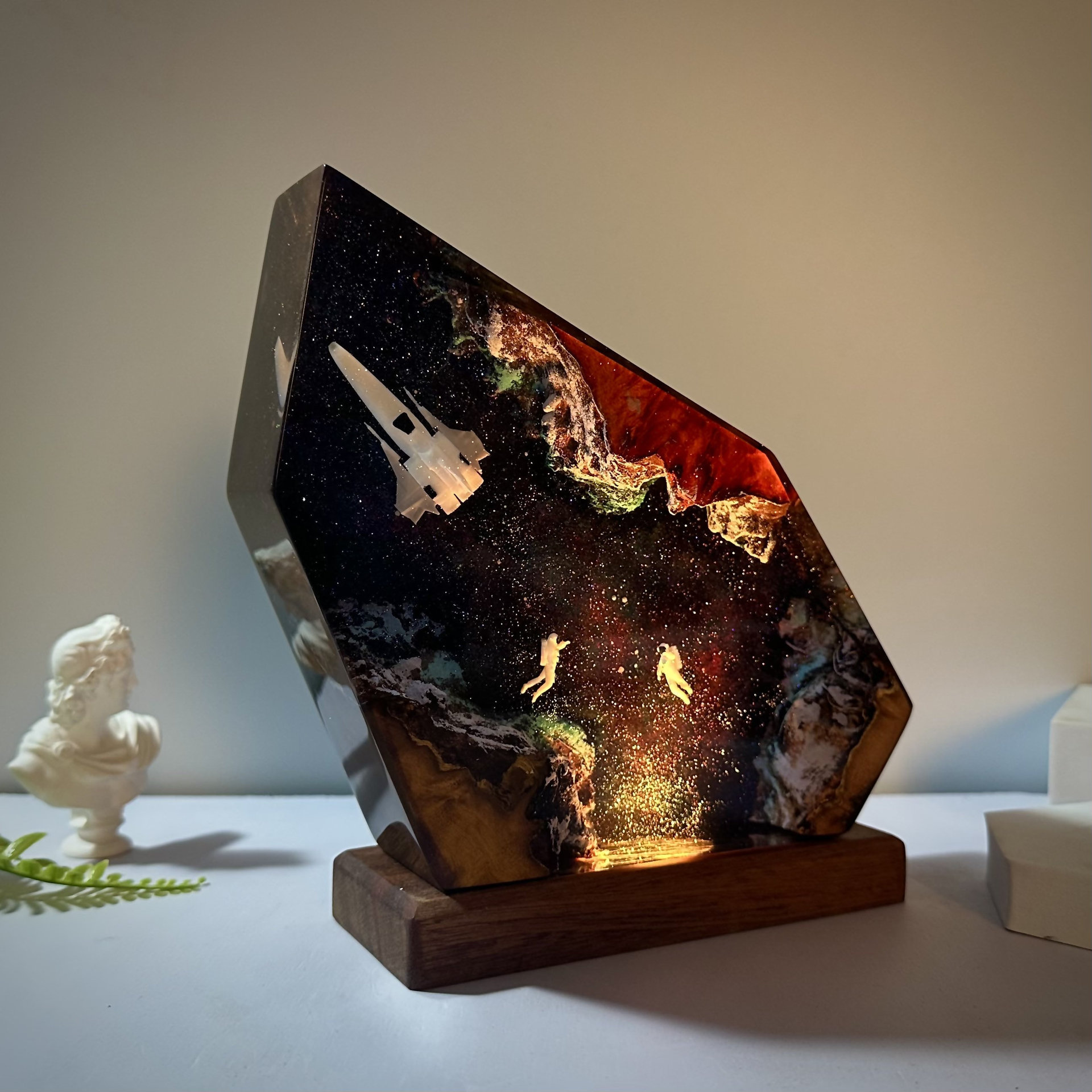 Astronaut Resin Table Lamp, picture 4 of 4