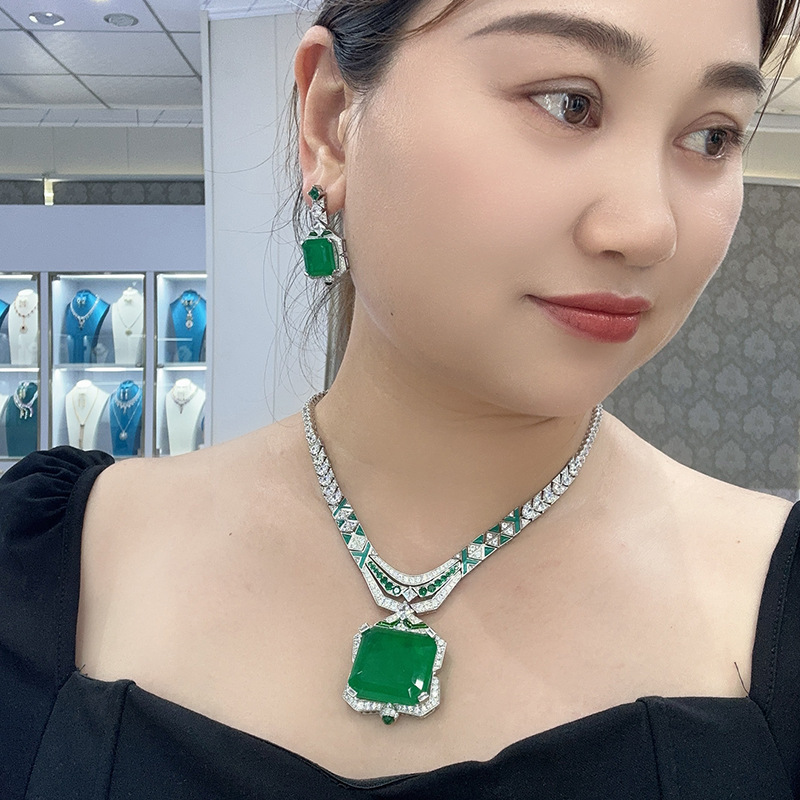 Heavy Textured Gold-Plated Square Sugar Pendant Necklace With Emerald For Women
