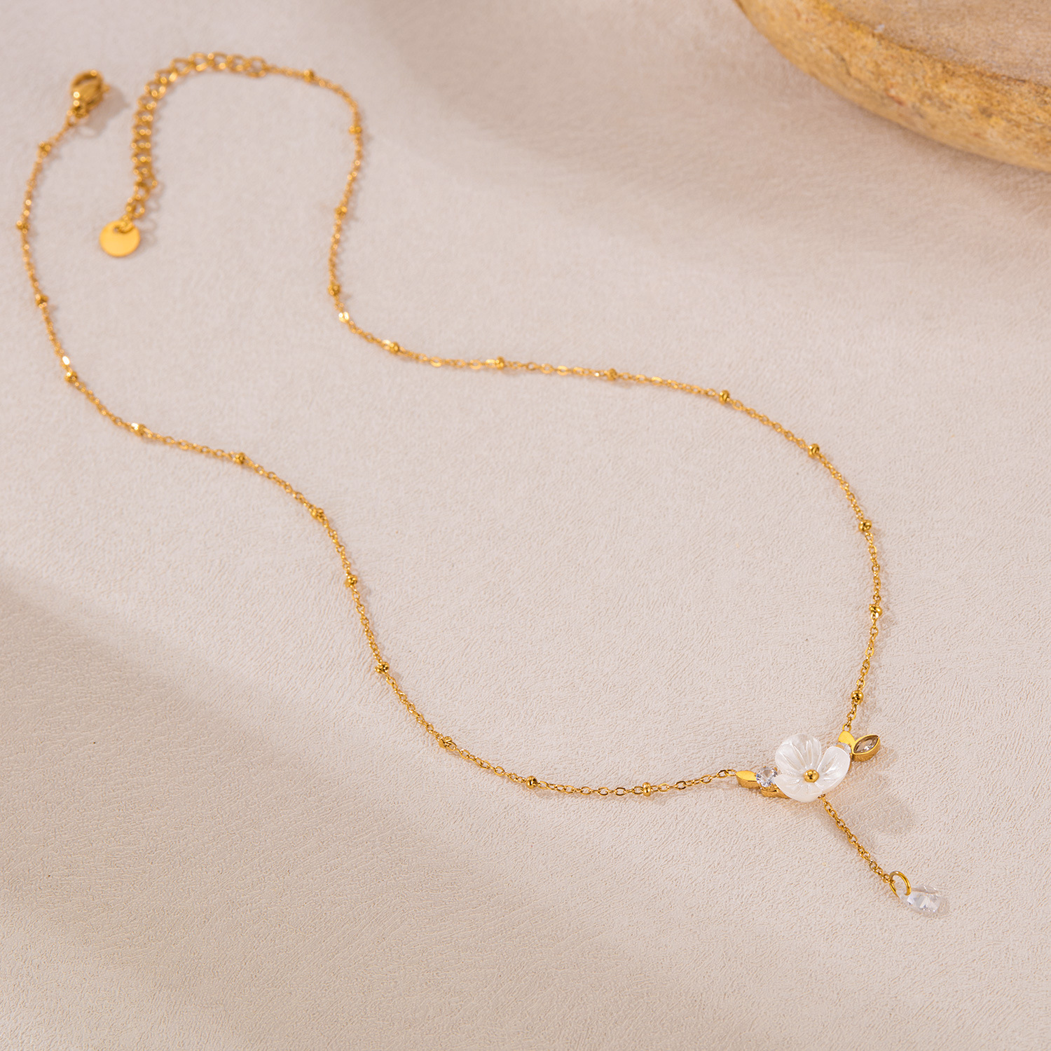 Fashion Special-interest Versatile Design Camellia Necklace