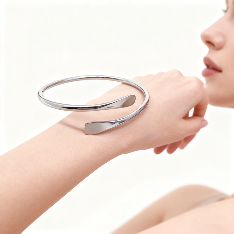 Edgy Punk-style Cross-border Bangle Bracelet From Europe And The US