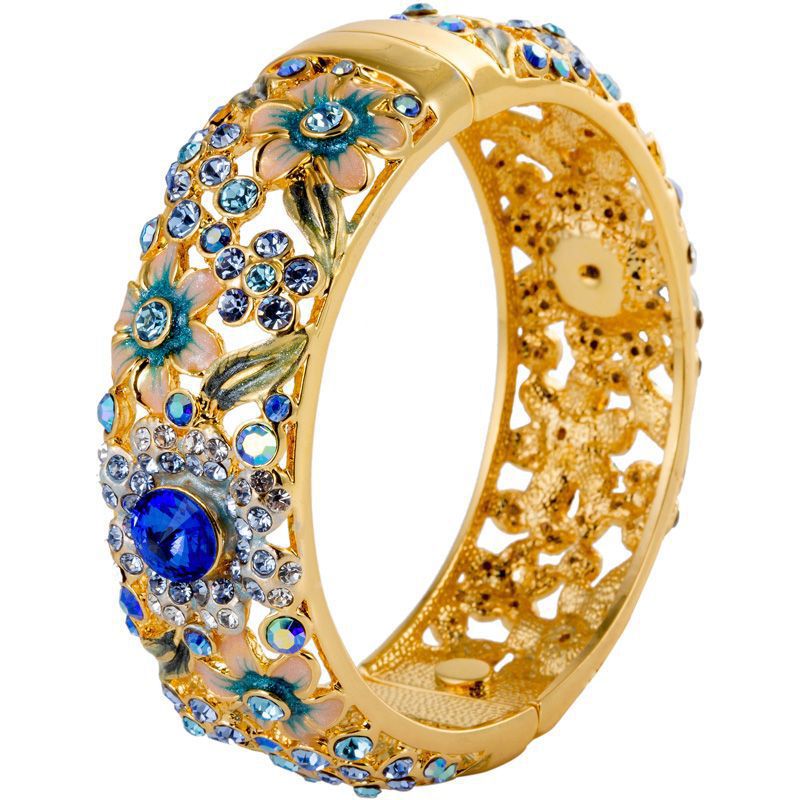 Womens Diamond-encrusted Full-circle Bracelet