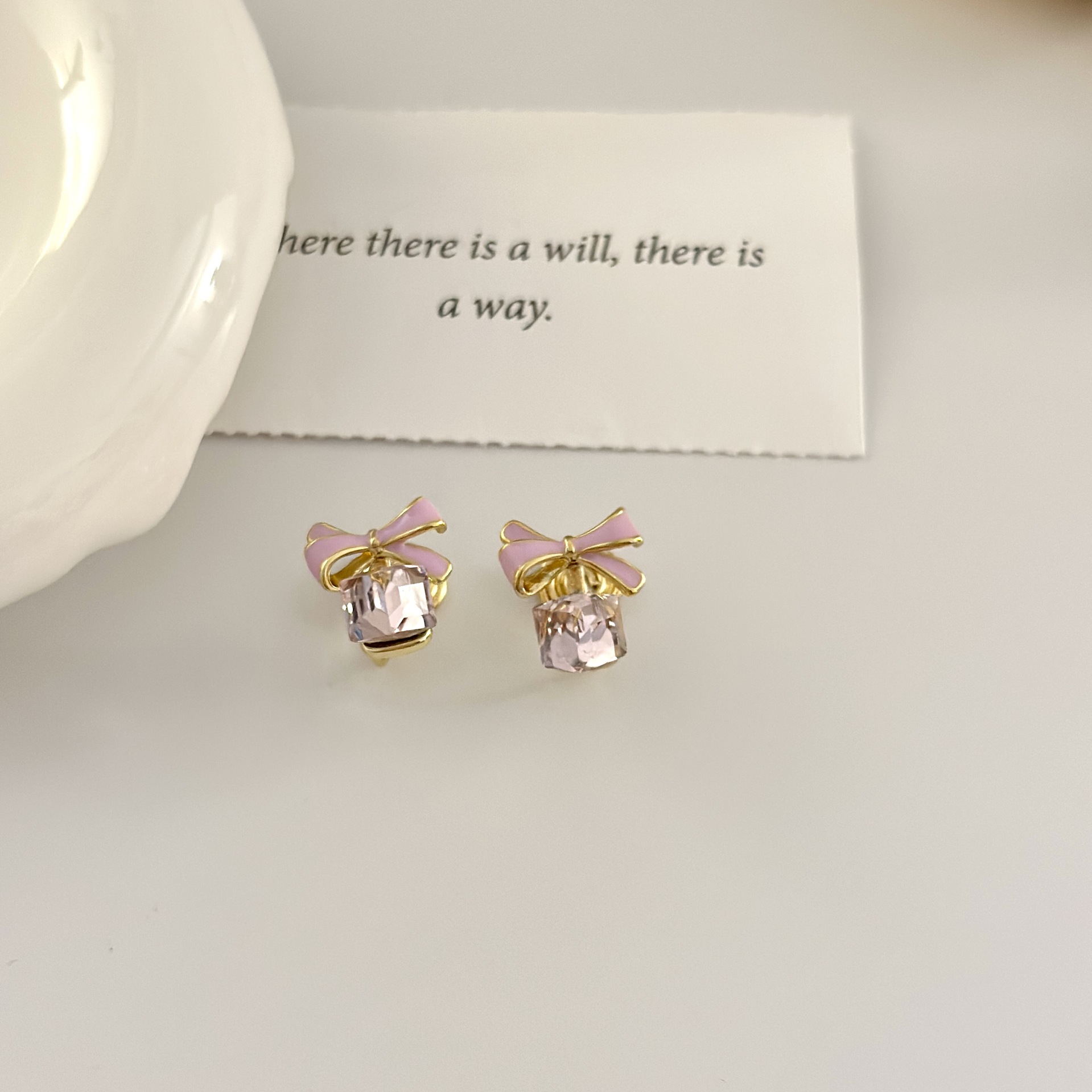 Light Luxury Minority Design Bow Boutique Zircon Stud Earrings