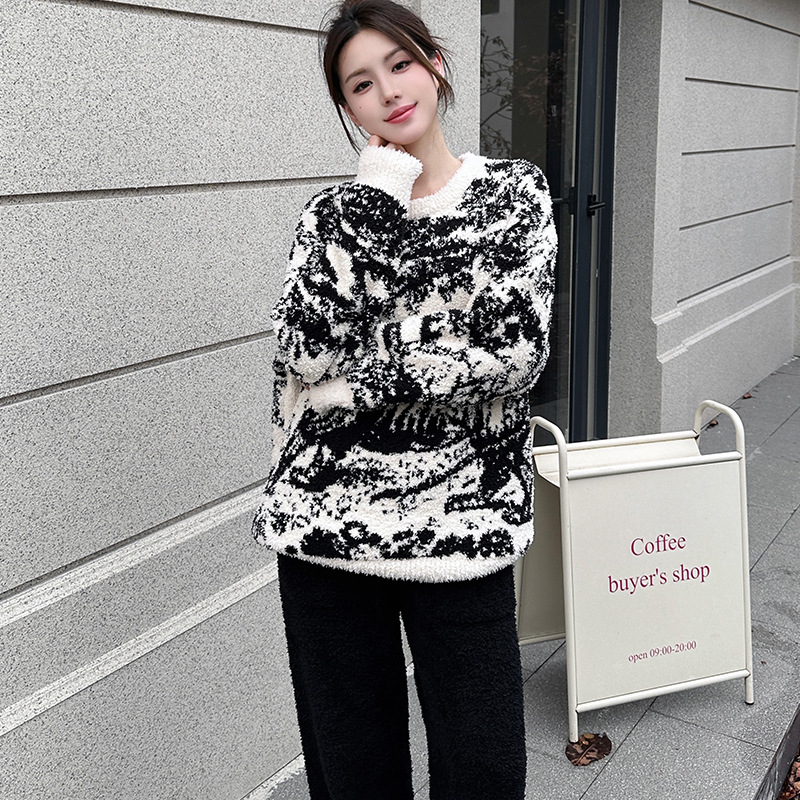 Half Velvet Ink Jungle Pajamas Women's Loose - Image 3