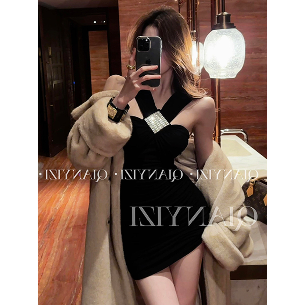 Pure Desire To Design Diamond-embedded Backless Sling Dress