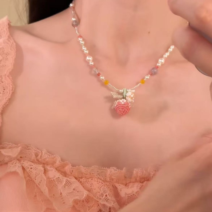Fashionable Beaded Dried Flower Pendant Necklace