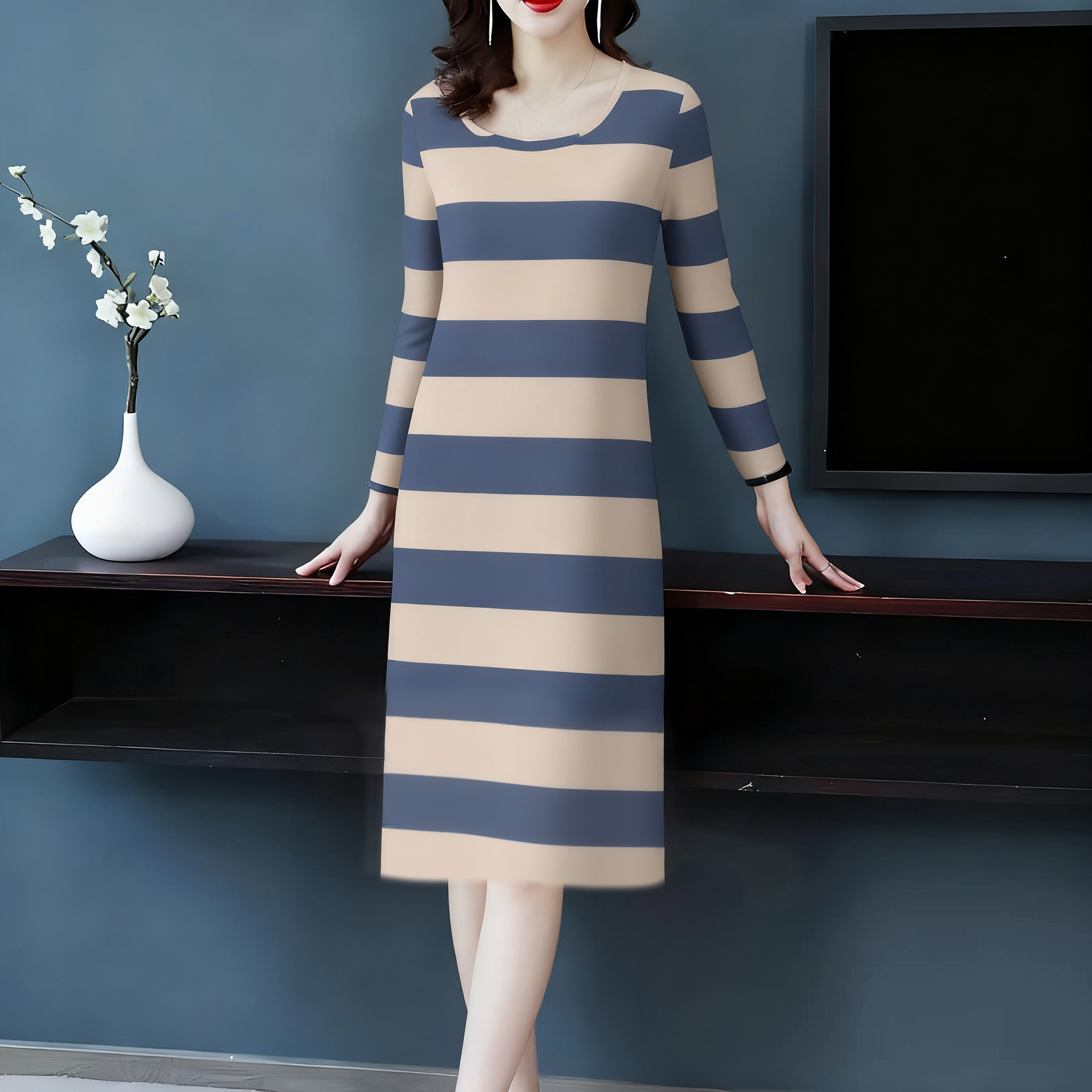 Womens Crew-Neck Slim-Fit Striped Long-Sleeve Dress